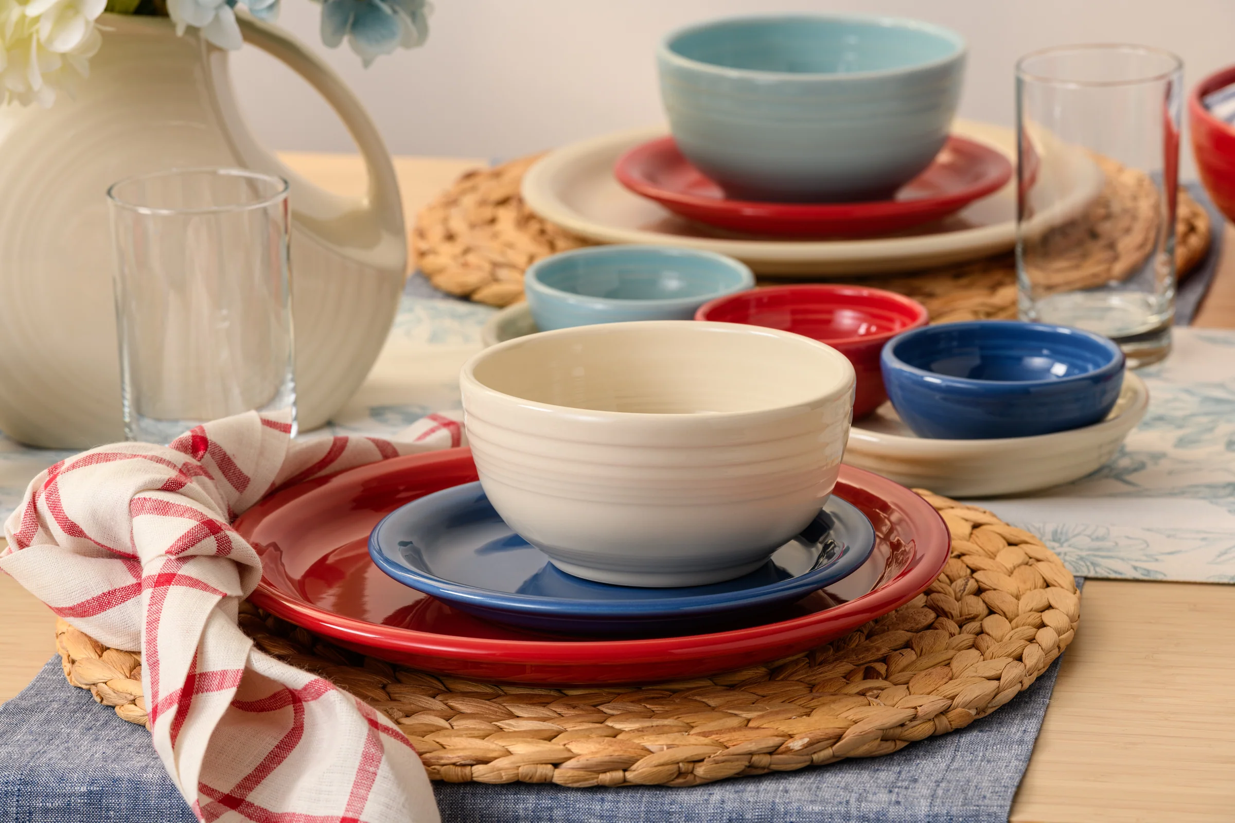Mixed Americana Bistro Coupe 12-Piece Dinnerware Set, Service for 4 - Image 3