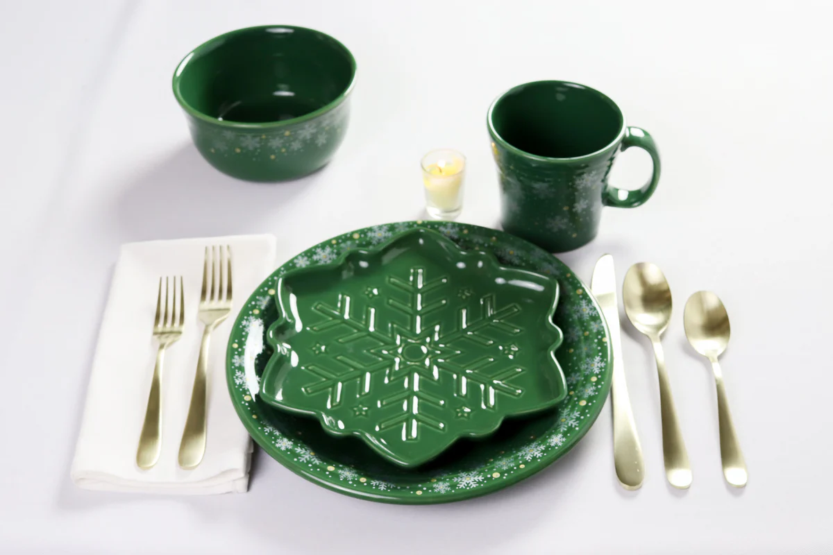 Jade Snowflake Classic Rim 9 Inch Luncheon Plate - Image 2