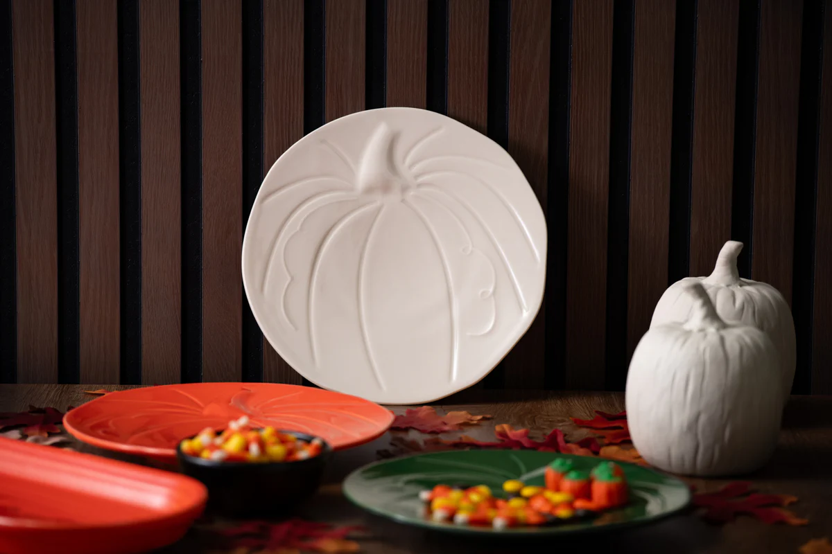 Pumpkin Shaped Plate 8 1/2 Inch - Image 4